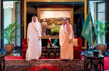 Minister of Foreign Affairs Meets with the Prime Minister and Foreign Minister of Qatar