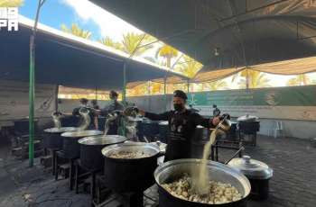 KSrelief Continues Distribution of Hot Meals in Central and Southern Gaza Strip