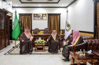 محافظ الطائف يزور مفتي عام المملكة بمقر الرئاسة العامة للبحوث العلمية والإفتاء بالطائف