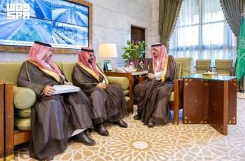 أمير منطقة الرياض يستقبل المدير العام لفرع وزارة النقل والخدمات اللوجستية بالمنطقة