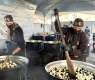 KSrelief Central Kitchen Continues Distribution of Hot Meals in Gaza Strip