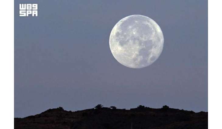 Blue Moon Lights Up Skies Across Arab World