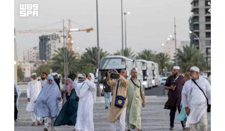 في موسم ما بعد الحج.. زوار المدينة المنورة يتوافدون على المعالم الإسلامية والتاريخية