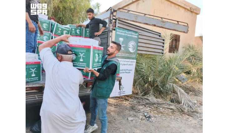 مركز الملك سلمان للإغاثة يوزّع (750) كرتون تمر في محافظة دير الزور بسوريا