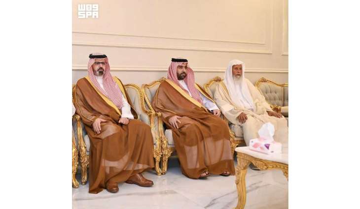 أمير جازان ونائبه يقدمان واجب العزاء للنجمي في وفاة ثلاثة من أبنائه