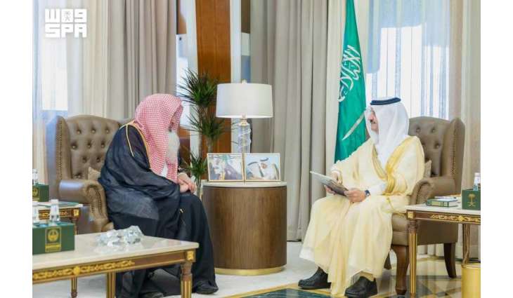 أمير الشرقية يستقبل رئيس وأعضاء جمعية الدعوة والإرشاد وتوعية الجاليات بالجبيل