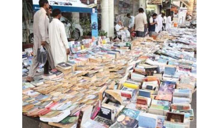 Sunday book market in Lahore struggles to retain readers in digital age