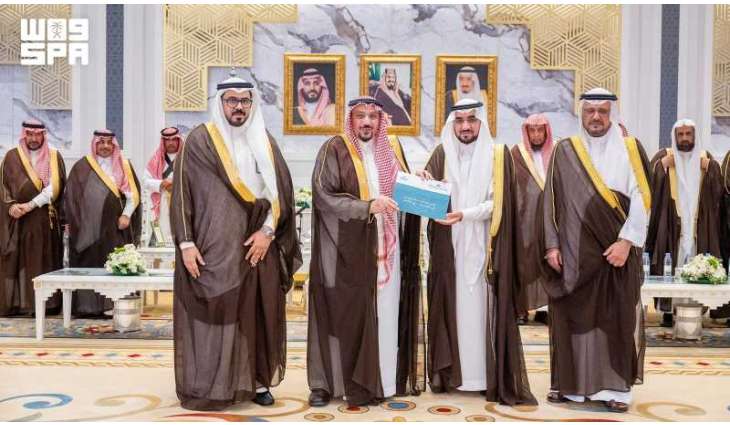 أمير منطقة القصيم يتسلّم تقرير مشاركة جامعة القصيم في موسم حج 1447هـ