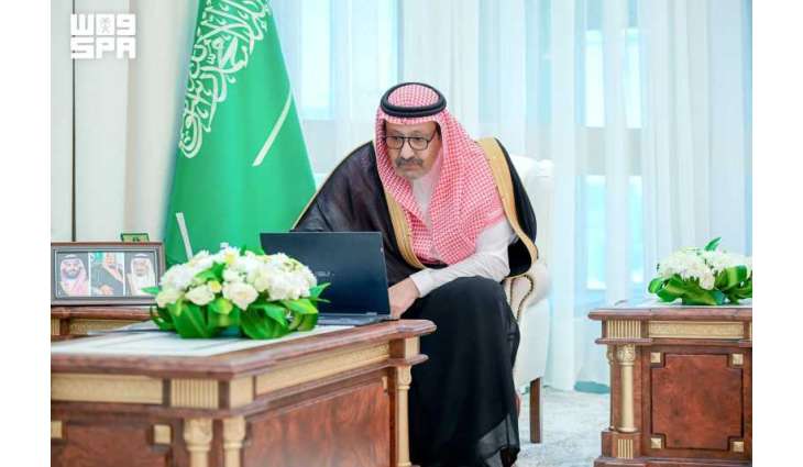 أمير منطقة الباحة يُدشِّن بحضور نائبه تطبيق 