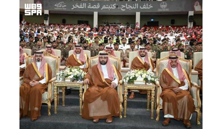 أمير جازان يُكرِّم المشاركين من المنطقة في أعمال الحج
