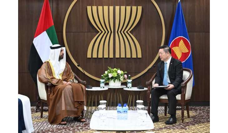 سفير الإمارات يقدم أوراق اعتماده إلى الأمين العام لرابطة الآسيان