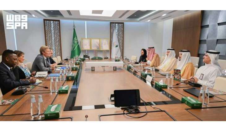 المشرف العام على مركز الملك سلمان للإغاثة يلتقي المدير التنفيذي بالإنابة ببرنامج الأغذية العالمي