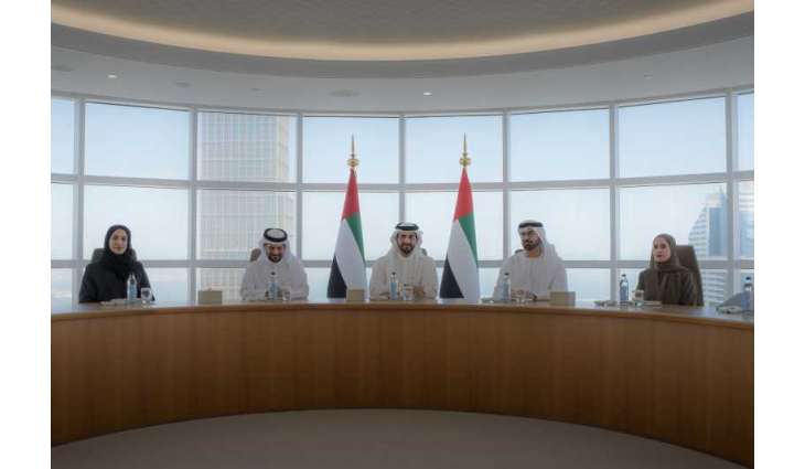 Sultan bin Ahmed tours Cabinet Affairs Ministry office in Dubai
