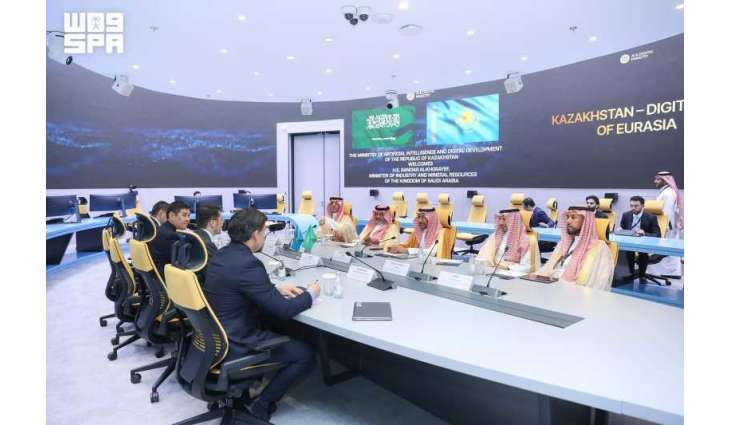 وزير الصناعة والثروة المعدنية يجتمع مع نائب رئيس الوزراء ووزير الخارجية في جمهورية كازاخستان