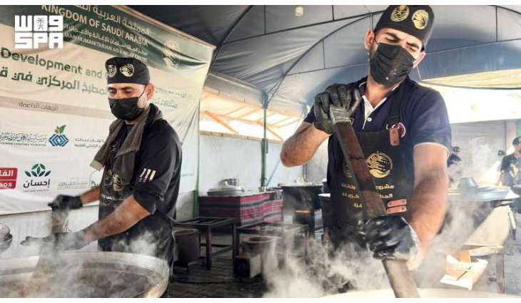 KSrelief Provides 25,000 Hot Meals to Families in Gaza Strip
