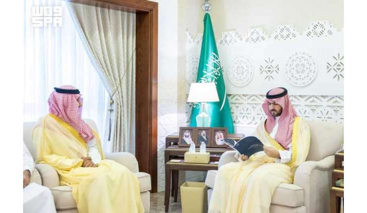 نائب أمير المنطقة الشرقية يطّلع على أعمال جمعية السينما