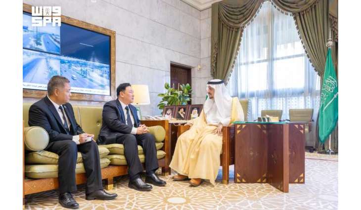 أمير منطقة الرياض يستقبل سفير تايلند لدى المملكة