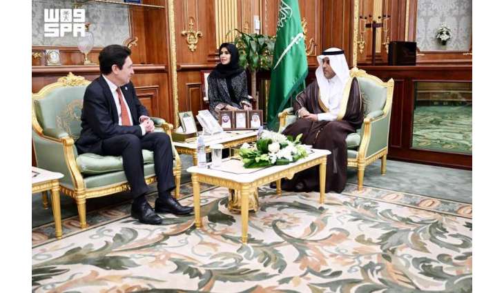 نائب رئيس مجلس الشورى يلتقي رئيس مجموعة الصداقة في مجلس الشيوخ الفرنسي