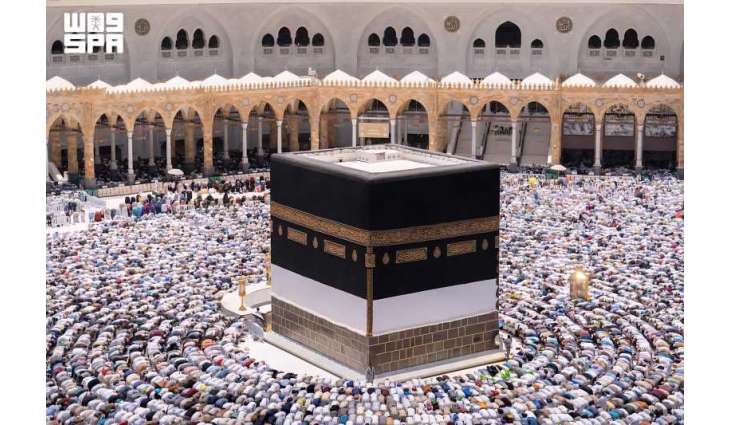 على أطول ماكينة خياطة في العالم تكتمل حكاية كسوة الكعبة المشرفة