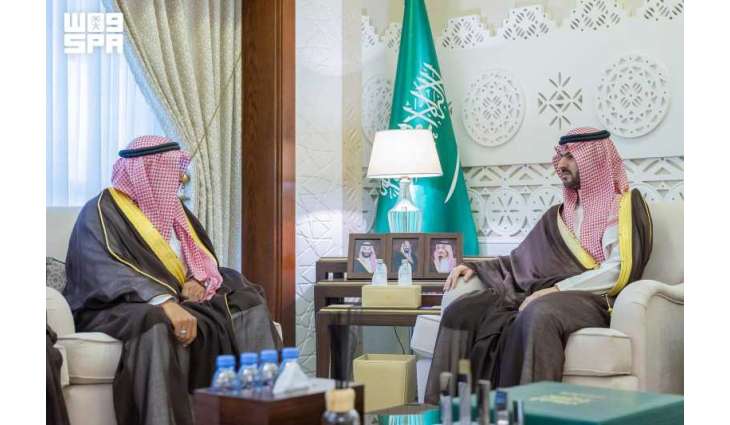 نائب أمير الشرقية يطّلع على خطط جمعية تاروت الخيرية للأعوام الأربعة المقبلة