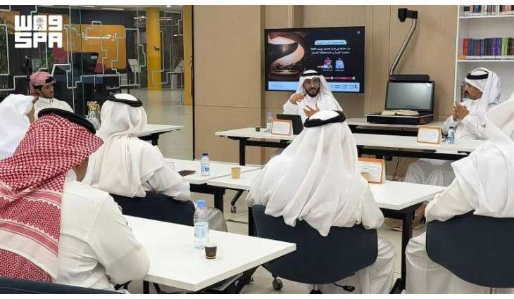 بيت الثقافة بنجران وجمعية الأدب ينظمان ندوة أدبية لتعزيز الوعي الثقافي ومهارات الحوار