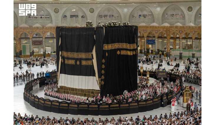 بأيدي (150) صانعًا سعوديًا.. الكعبة المشرفة تتزين بكسوتها الجديدة لعام 1448هـ في مشهد يجسد عناية المملكة بالمقدسات