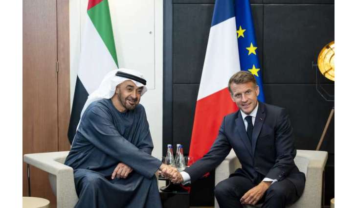 على هامش أعمال قمة مجموعة السبع في إيفيان..رئيس الدولة والرئيس الفرنسي يبحثان علاقات البلدين والتطورات الإقليمية