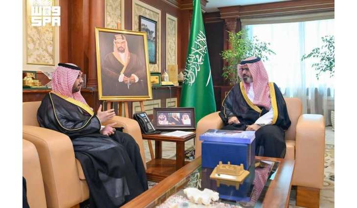 الأمير ناصر بن محمد يتسلّم التقرير السنوي لغرفة جازان لعام 2025