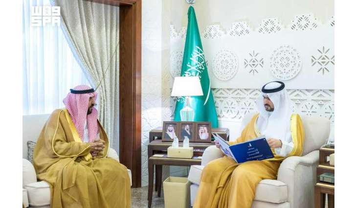 نائب أمير المنطقة الشرقية يستقبل رئيس وأعضاء جمعية قدوات لكبار السن