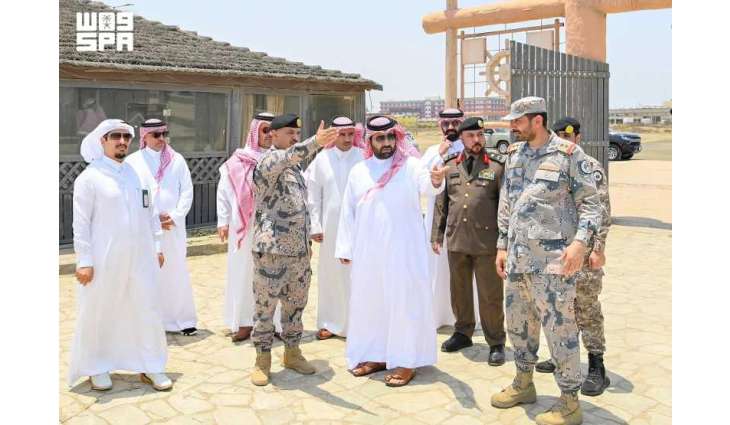 أمير منطقة جازان يتفقد مرسى 