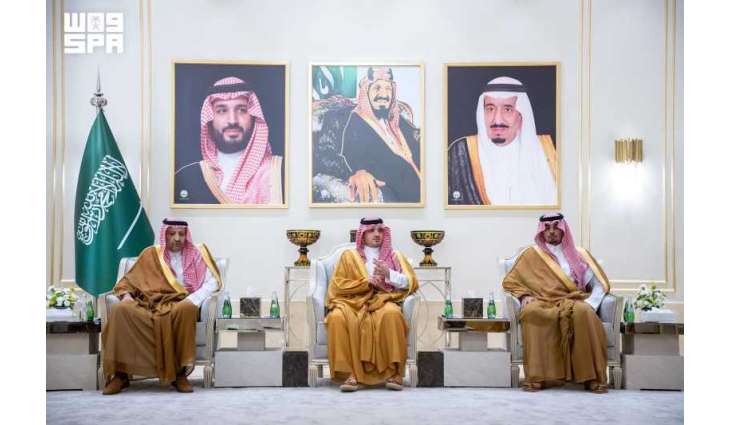 الأمير عبدالعزيز بن سعود يلتقي أمير منطقة الباحة ويطّلع على المبادرات التنموية بالمنطقة