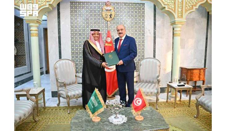 السفير البريثن يقدم نسخة من أوراق اعتماده لوزير الشؤون الخارجية والهجرة والتونسيين بالخارج