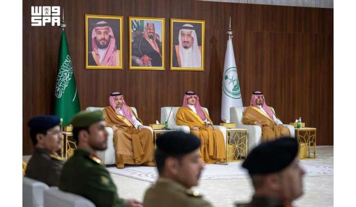 الأمير عبدالعزيز بن سعود يلتقي القيادات الأمنية والعسكرية في منطقة الباحة