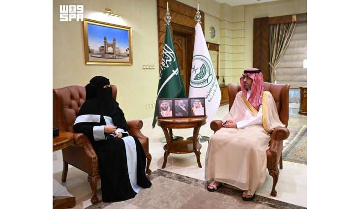 محافظ جدة يطّلع على استعدادات تعليم جدة للاختبارات النهائية