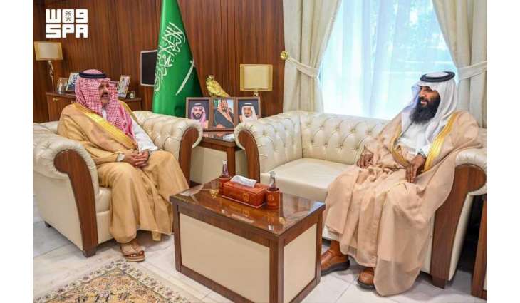 أمير حائل يستقبل مدير فرع ديوان المحاسبة السابق بالمنطقة