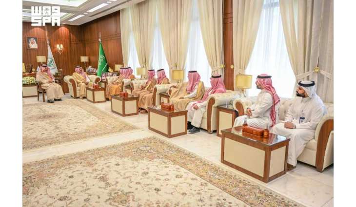 أمير حائل يستقبل رئيس المجلس التأسيسي للقطاع الشمالي الصحي والرئيس التنفيذي لشركة الصحة القابضة