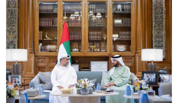 حمدان بن زايد يطلع على خطة عمل ومبادرات النيابة العامة في أبوظبي