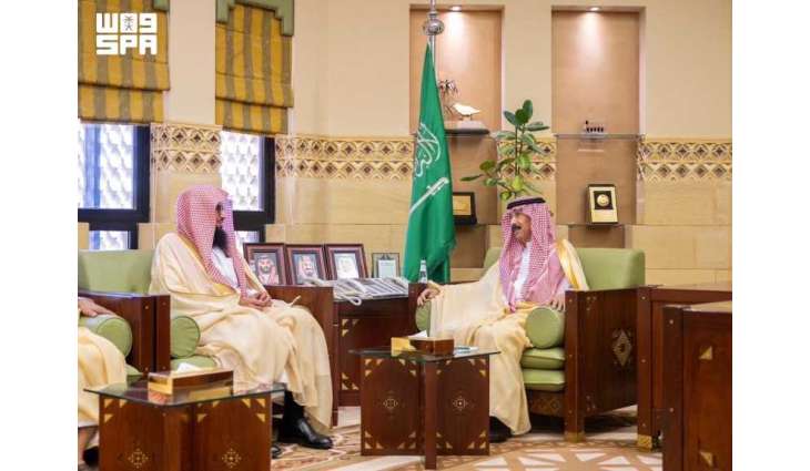 وكيل إمارة الرياض يلتقي مدير فرع هيئة الأمر بالمعروف والنهي عن المنكر بالمنطقة
