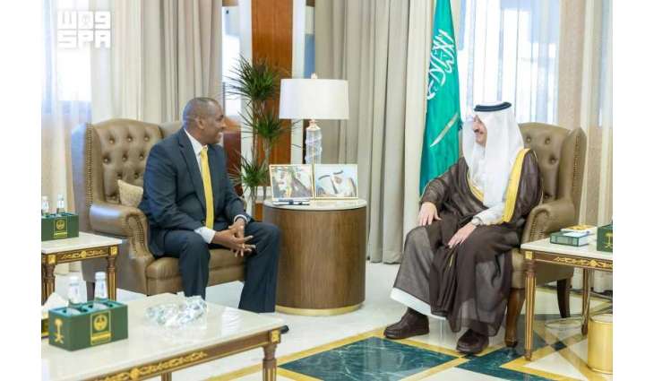 أمير المنطقة الشرقية يستقبل سفير جمهورية كينيا لدى المملكة