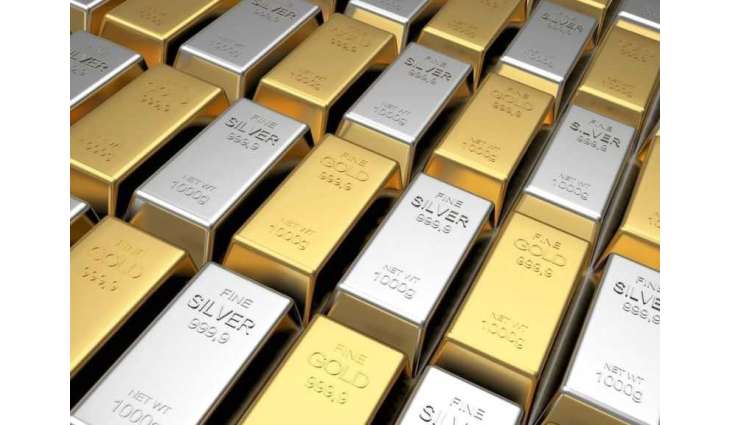Gold falls as dollar holds firm on Fed rate-hike expectations