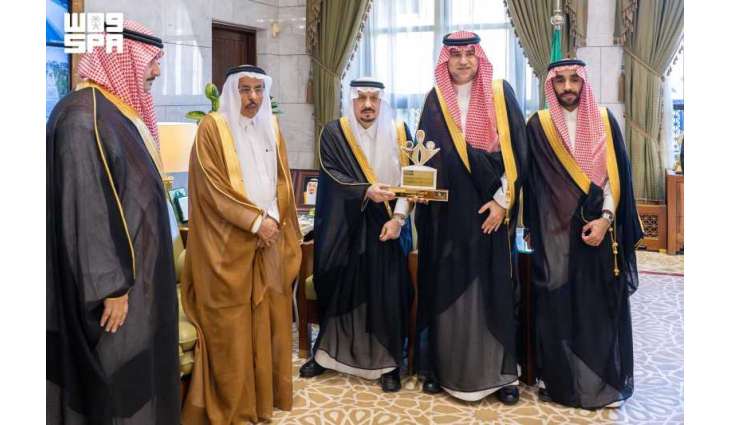 أمير منطقة الرياض يكرم الفائزين بجائزة جامعة المجمعة لخدمة المجتمع في نسختها الخامسة