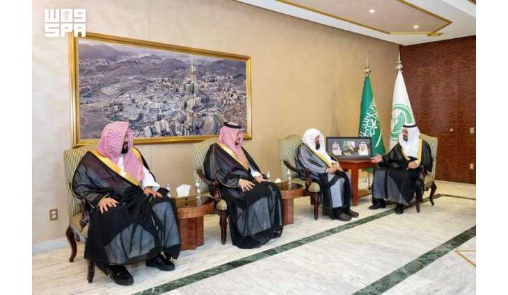 الأمير سعود بن مشعل يتسلّم التقرير السنوي لرئاسة الشؤون الدينية ويطّلع على أبرز منجزاتها ومبادراتها النوعية