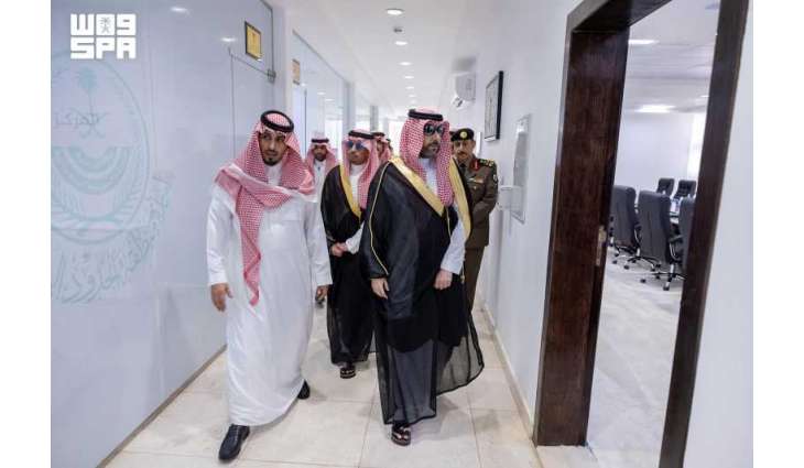 نائب أمير الحدود الشمالية يتفقد منفذ جديدة عرعر ويطلع على جاهزية الجهات الأمنية والخدمية