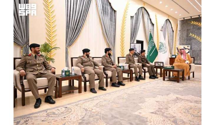 محافظ الطائف يقلّد عددًا من منسوبي شرطة المحافظة رتبهم الجديدة