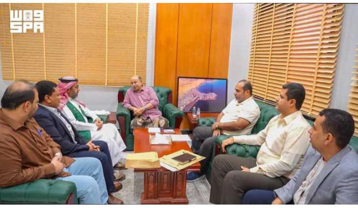 Hadhramaut Governor Commends Saudi Housing and Agricultural Projects in Yemen