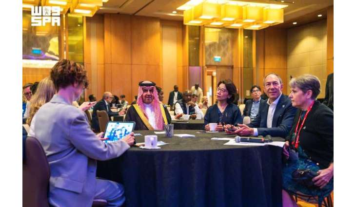 العنقري يشارك في اجتماع مجلس إدارة المعهد الدولي للمراجعين الداخليين.. ويلتقي المراجع العام في سنغافورة
