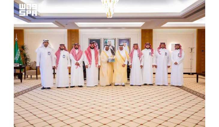 نائب أمير منطقة القصيم يتسلم التقرير السنوي لجمعية 