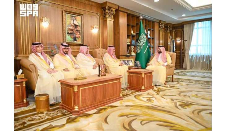 أمير منطقة جازان يستقبل رئيس اللجنة الوطنية للجان العمالية
