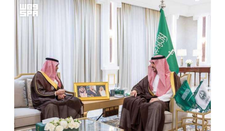 أمير الجوف يستقبل الرئيس التنفيذي لتجمع مطارات الثاني
