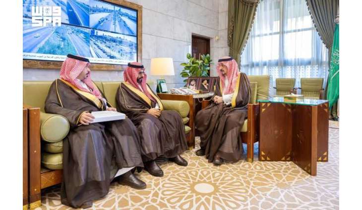 أمير منطقة الرياض يستقبل المدير العام لفرع وزارة النقل والخدمات اللوجستية بالمنطقة